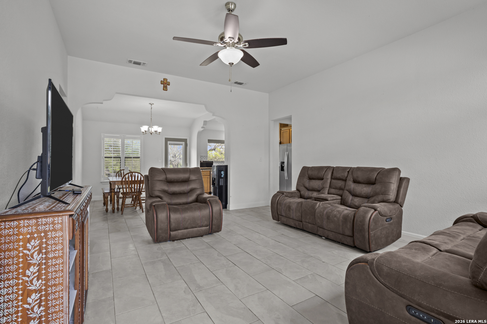 1214 Libold Devine TX 78016