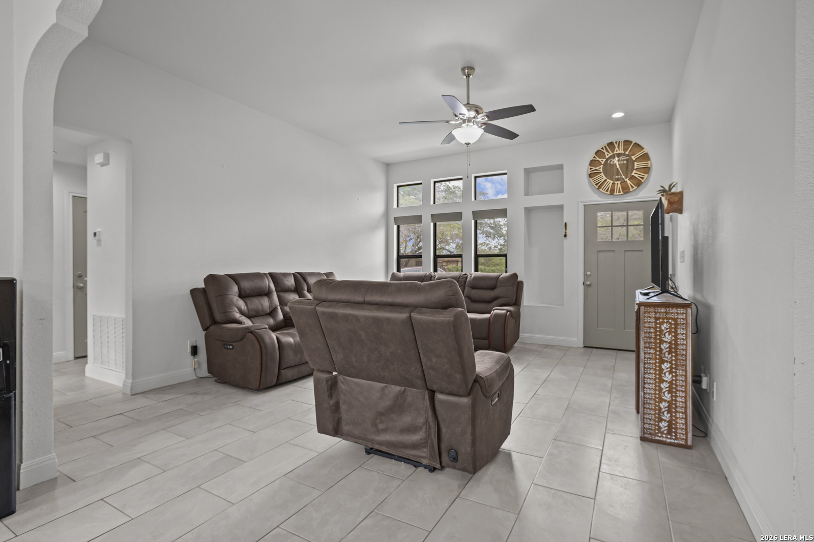 1214 Libold Devine TX 78016