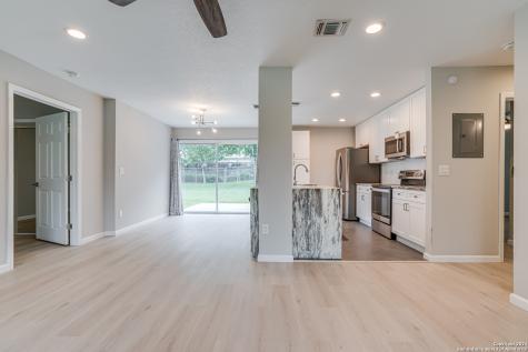 323 Senova Drive San Antonio TX 78216