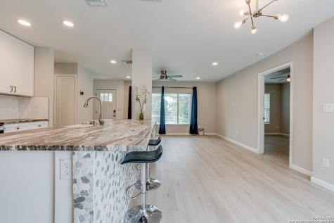 323 Senova Drive San Antonio TX 78216
