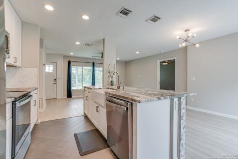 323 Senova Drive San Antonio TX 78216