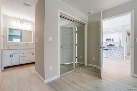 323 Senova Drive San Antonio TX 78216