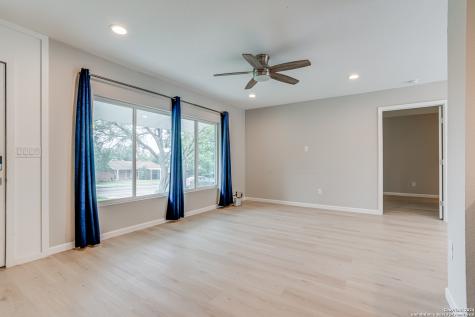 323 Senova Drive San Antonio TX 78216