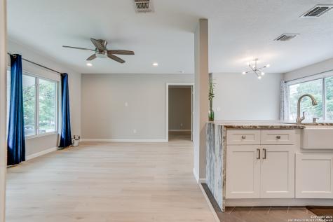 323 Senova Drive San Antonio TX 78216