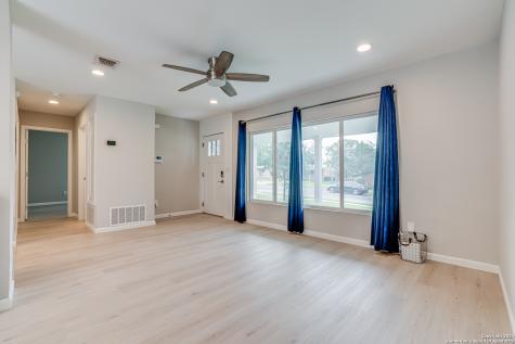 323 Senova Drive San Antonio TX 78216