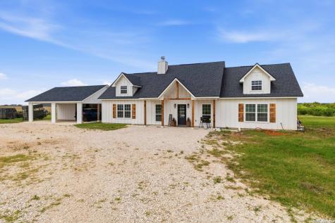 2194 S Ranch Road 187 Sabinal TX 78881