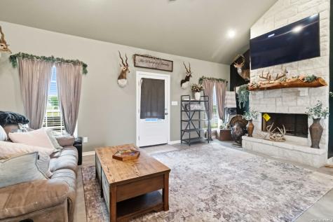 2194 S Ranch Road 187 Sabinal TX 78881