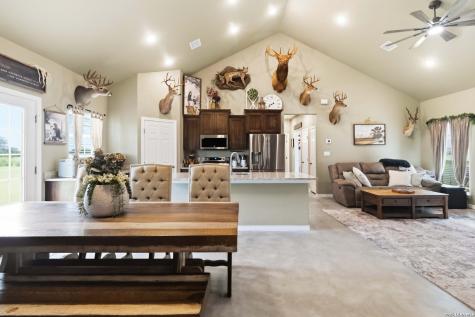 2194 S Ranch Road 187 Sabinal TX 78881