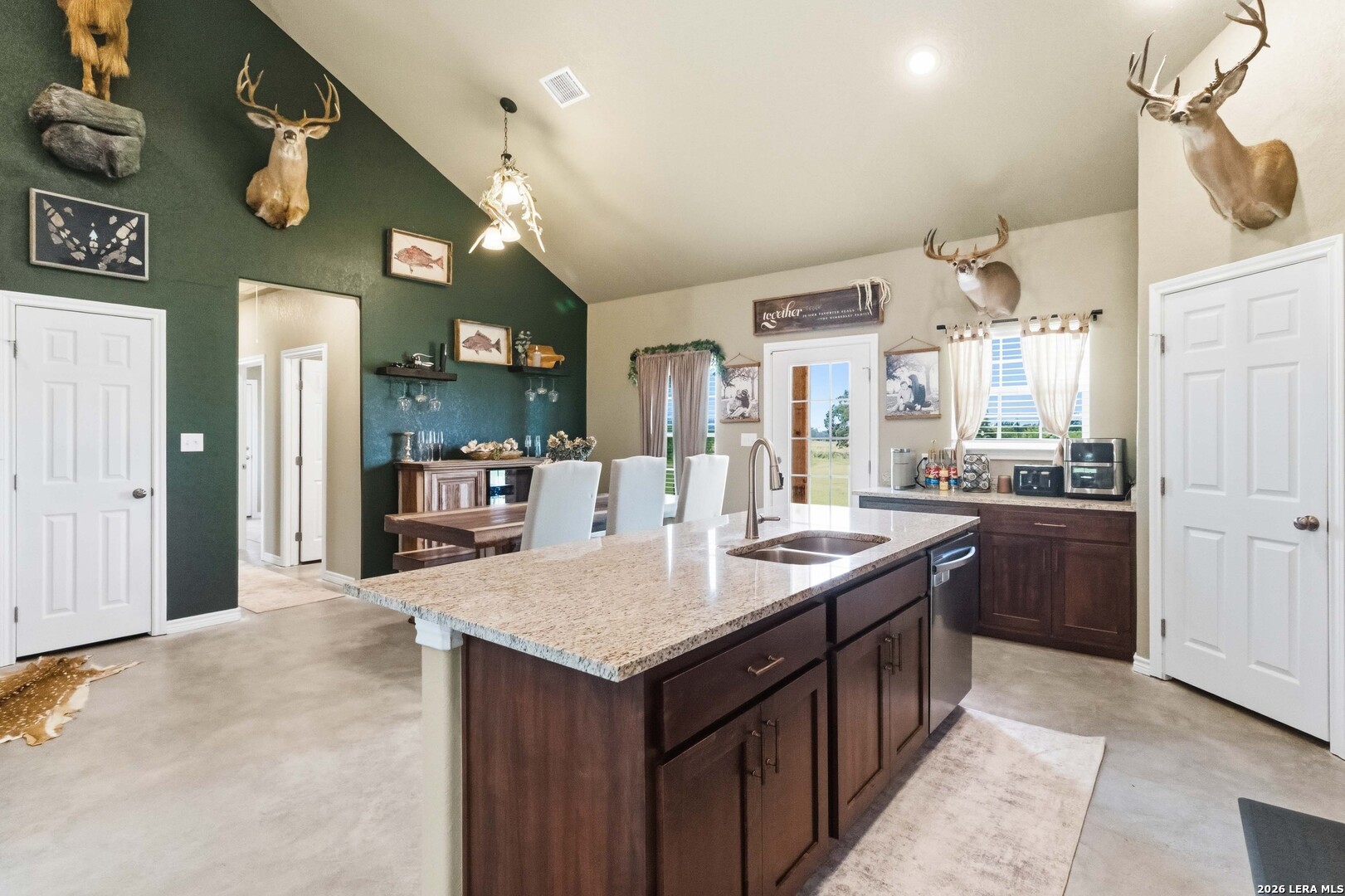 2194 S Ranch Road 187 Sabinal TX 78881
