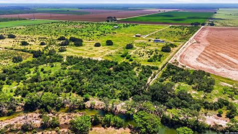 2194 S Ranch Road 187 Sabinal TX 78881