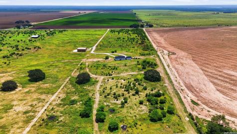2194 S Ranch Road 187 Sabinal TX 78881
