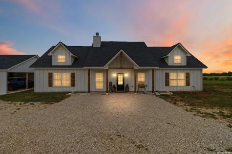 2194 S Ranch Road 187 Sabinal TX 78881