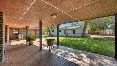 400 W Person Stockdale TX 78160