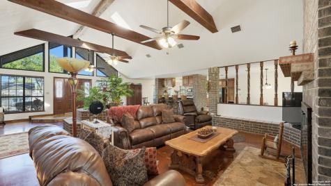 400 W Person Stockdale TX 78160