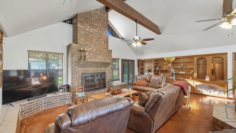 400 W Person Stockdale TX 78160