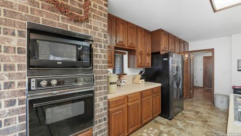 400 W Person Stockdale TX 78160
