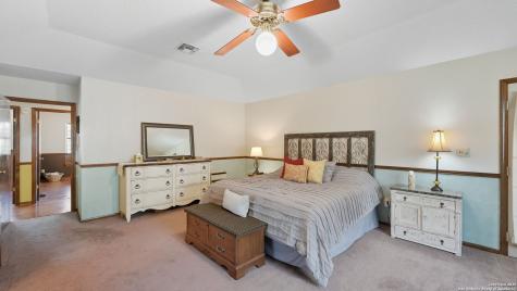 400 W Person Stockdale TX 78160