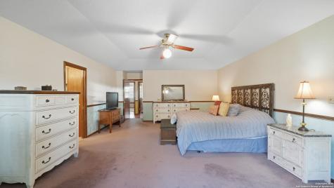 400 W Person Stockdale TX 78160