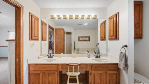 400 W Person Stockdale TX 78160