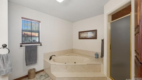 400 W Person Stockdale TX 78160