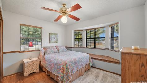 400 W Person Stockdale TX 78160