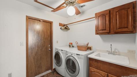 400 W Person Stockdale TX 78160