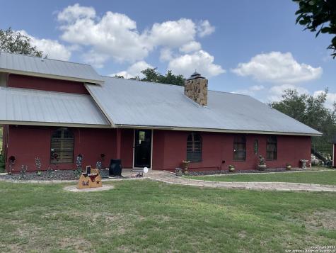 782 Lakeshore Bandera TX 78003