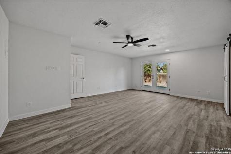 5027 Creekmoor San Antonio TX 78220