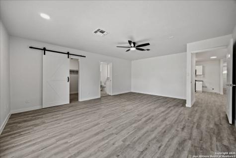 5027 Creekmoor San Antonio TX 78220