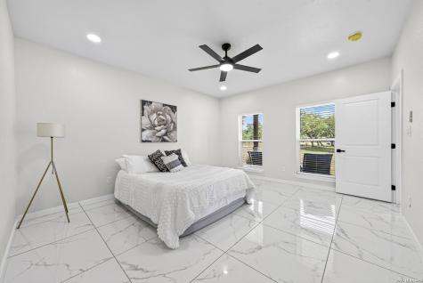 140 County Road 6871 Natalia TX 78059