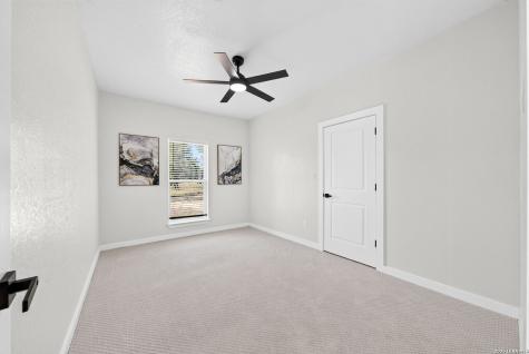 140 County Road 6871 Natalia TX 78059