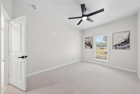 140 County Road 6871 Natalia TX 78059