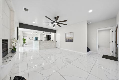 140 County Road 6871 Natalia TX 78059