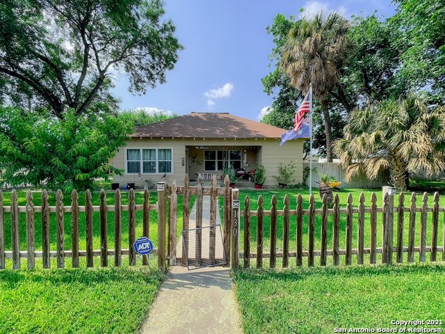 130 E Anglin Street Uvalde TX 78801