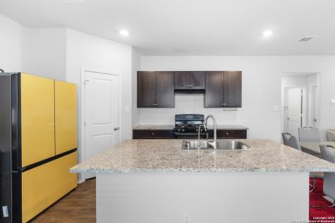 6610 Greensleeves San Antonio TX 78252