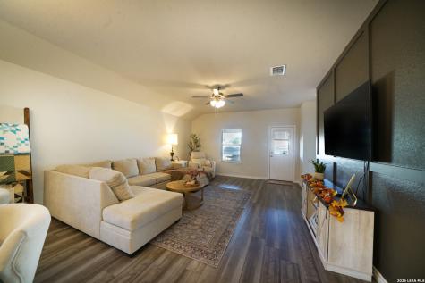 3884 Lorenzen Belton TX 76513