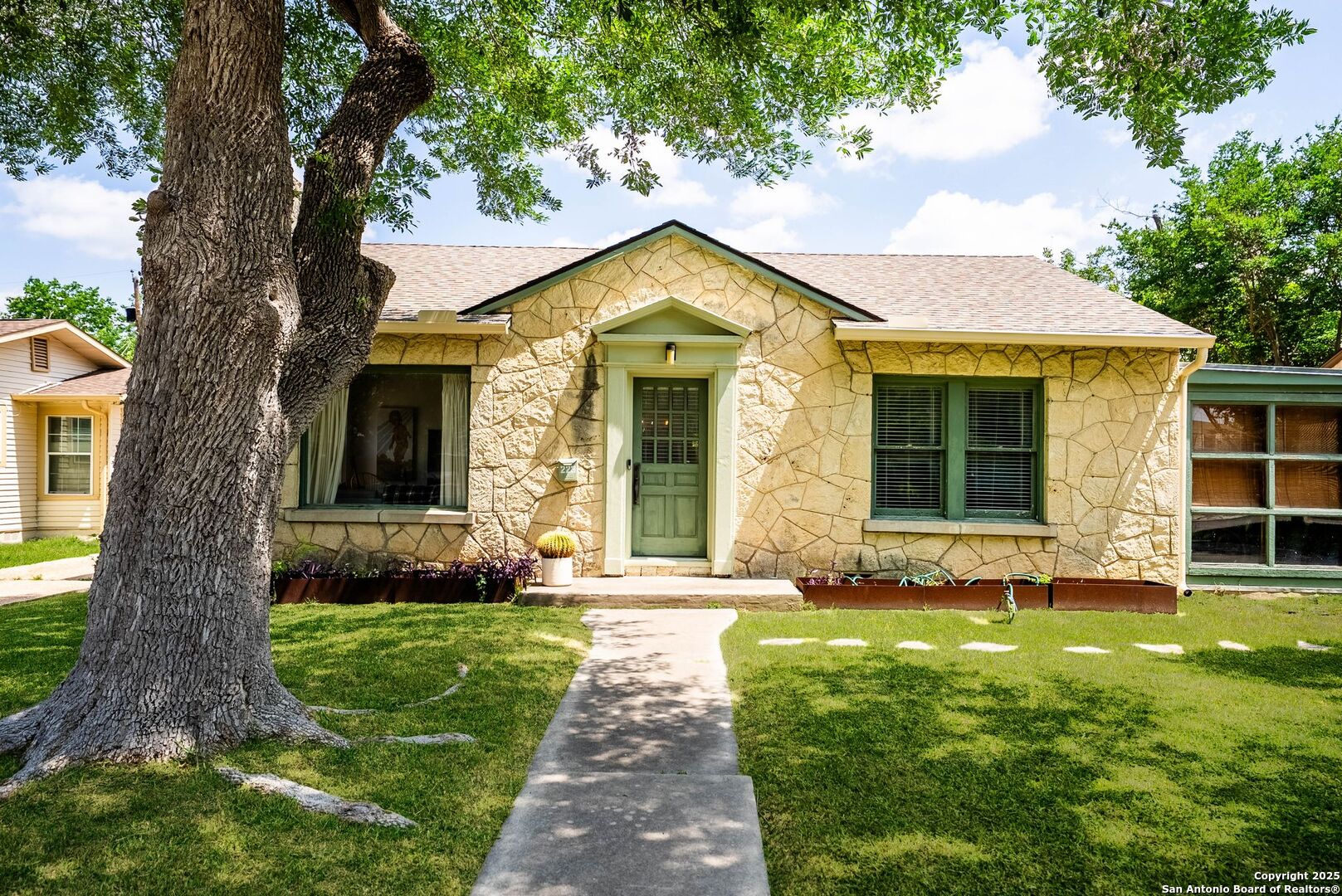 223 W Mariposa Drive San Antonio TX 78212