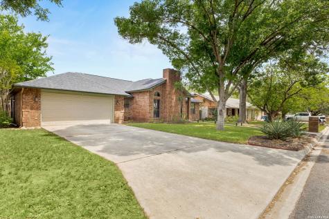 213 Hilltop Drive Seguin TX 78155