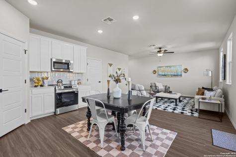 2547 Dry Moss Way San Antonio TX 78224
