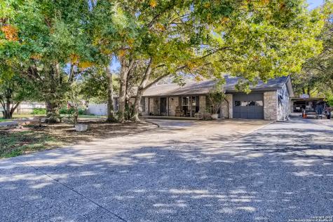 8258 Woodcliff Boulevard Selma TX 78154