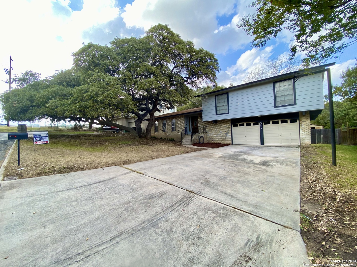 3573 Red Oak Lane San Antonio TX 78230