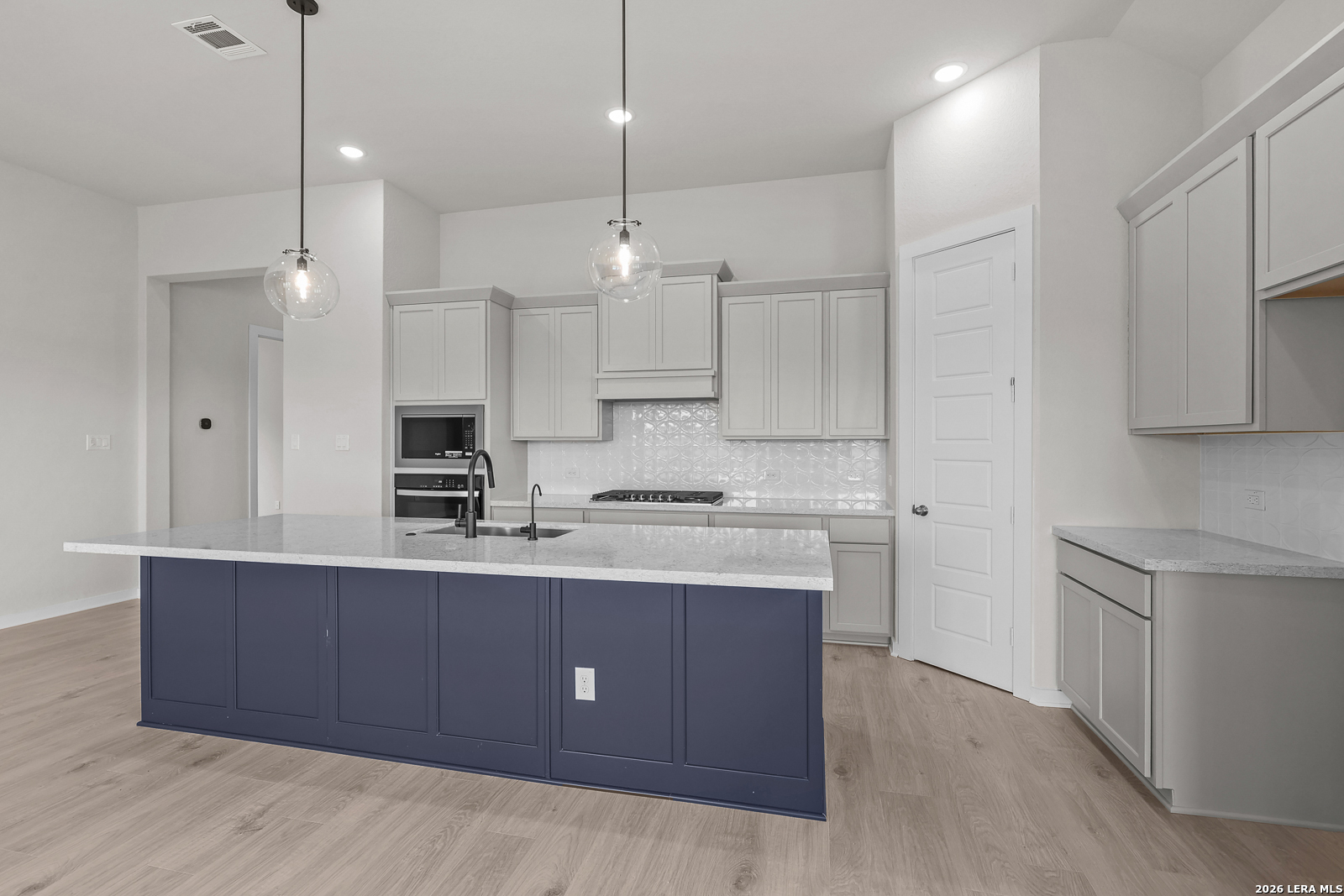 544 Paramus Park Cibolo TX 78108