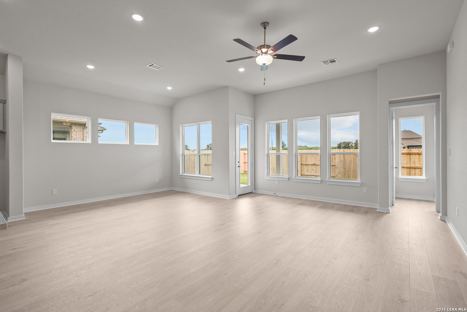 544 Paramus Park Cibolo TX 78108