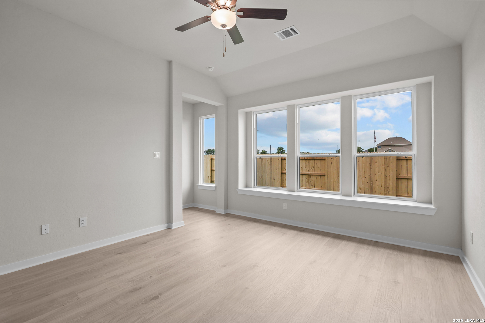 544 Paramus Park Cibolo TX 78108