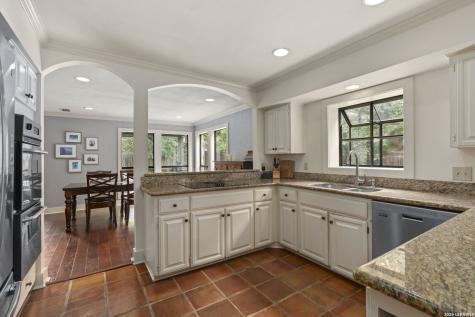 415 Woodway Forest Drive San Antonio TX 78216