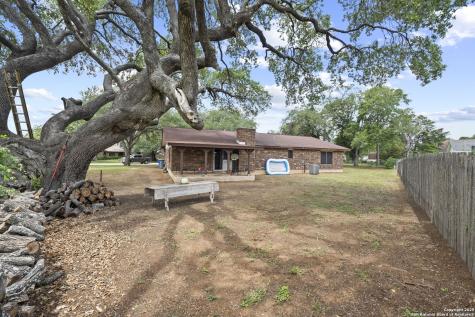 311 Indian Pink Floresville TX 78114