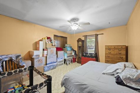 311 Indian Pink Floresville TX 78114