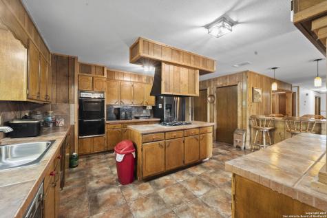 311 Indian Pink Floresville TX 78114