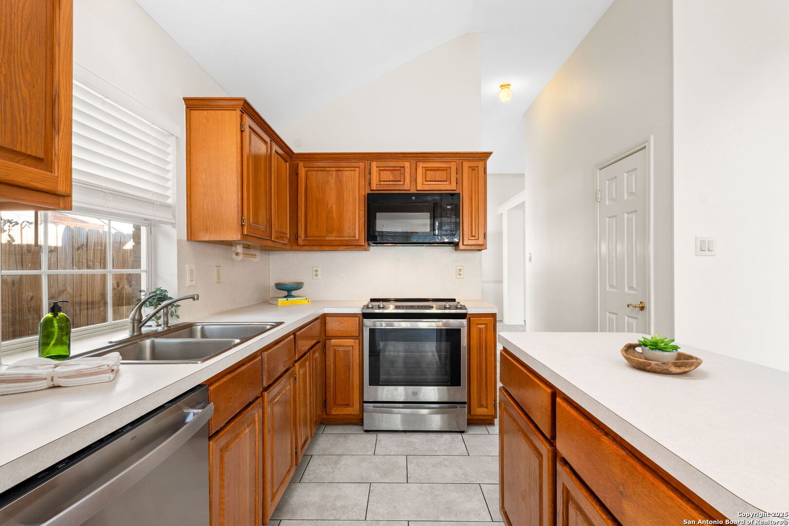 16407 Pemelm San Antonio TX 78240