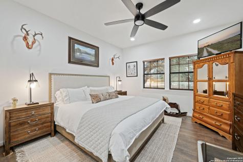 2605 Schuettig Road Poteet TX 78065